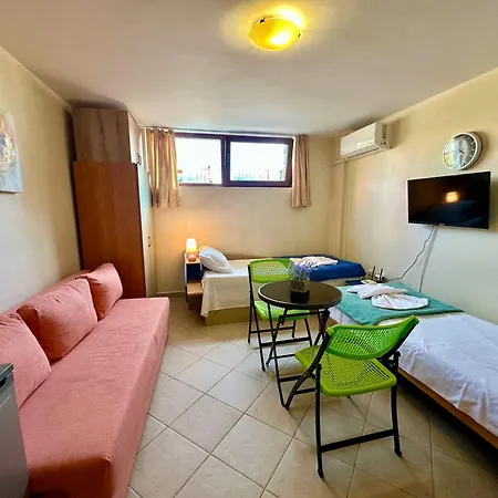 Comfortable In Summer Breeze Apartment Slantschew brjag