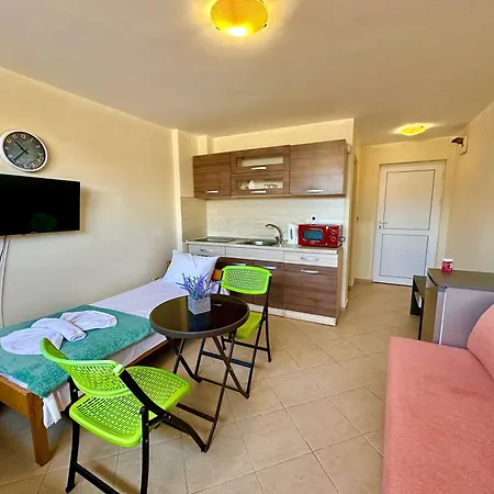Comfortable In Summer Breeze Apartment Slantschew brjag